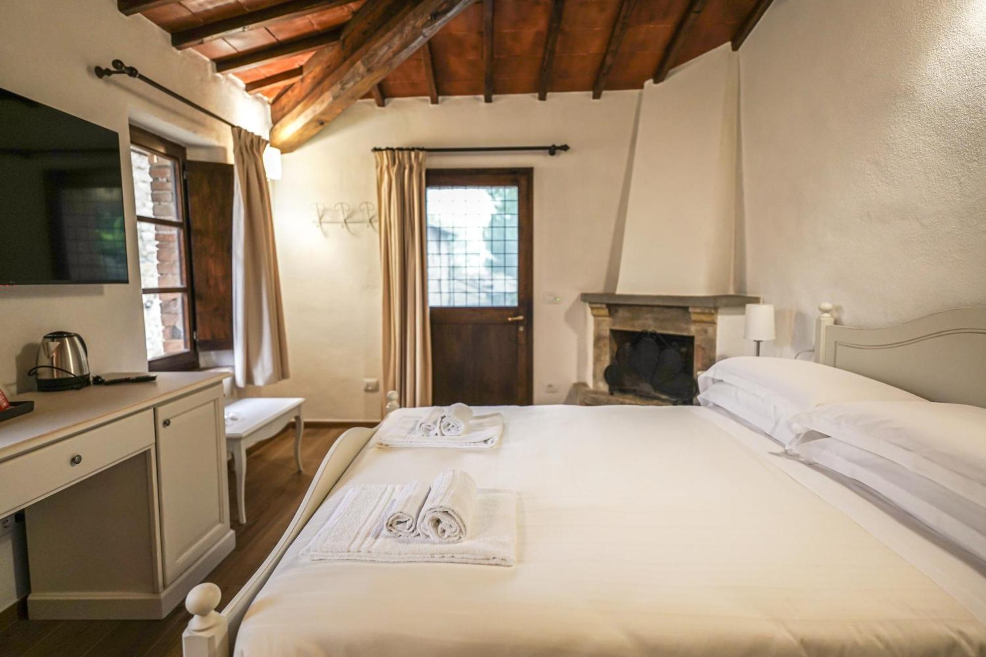 Hostal Borgo Il Poggiaccio Residenza D'Epoca Sovicille Exterior foto