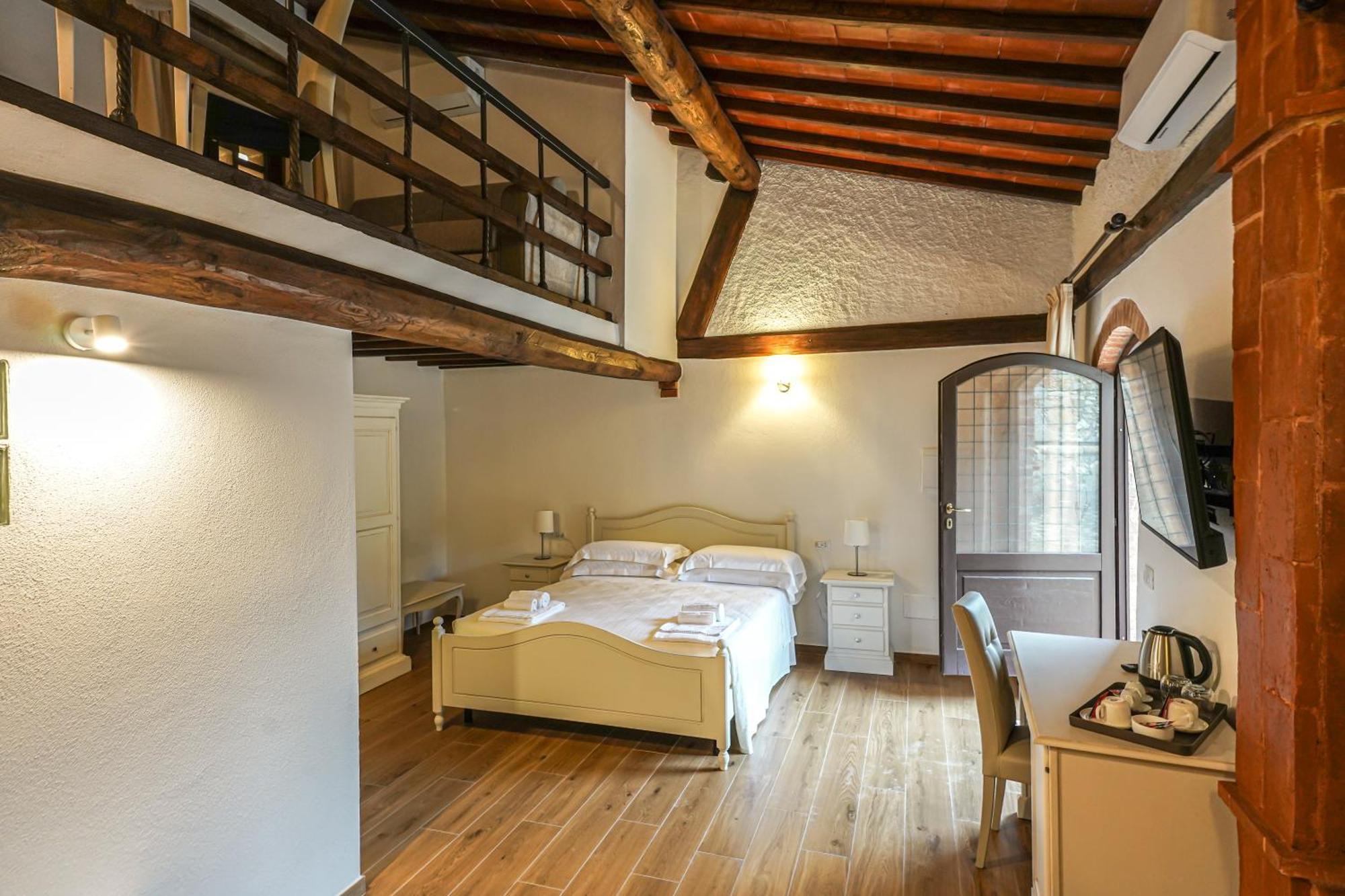 Hostal Borgo Il Poggiaccio Residenza D'Epoca Sovicille Exterior foto